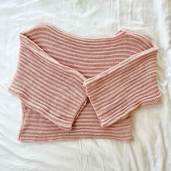 Sexy Pink Off-the-Shoulder Sweater — M - Picture 7 of 8